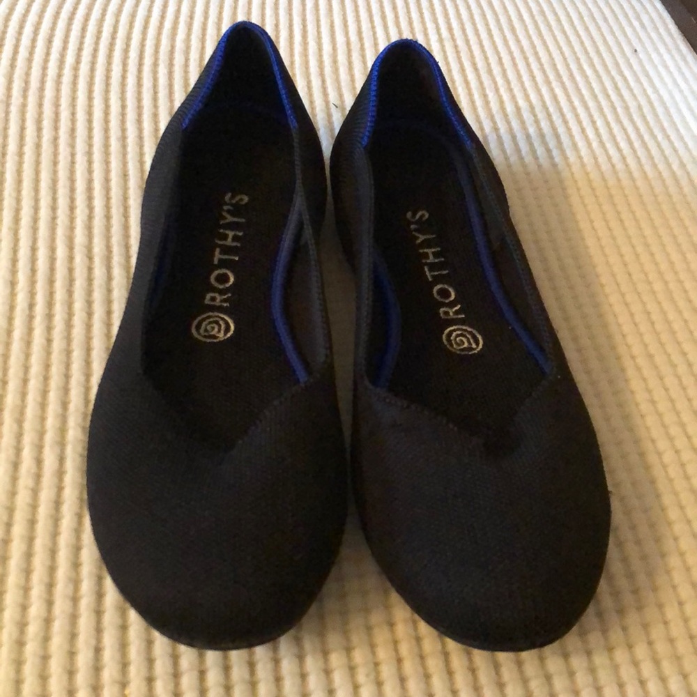 Rothy’s black flats